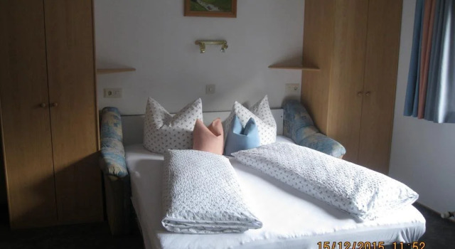 Gästehaus Schoeneweiß, Забронировать Отель Отели Тироля 3 звезды, 3*