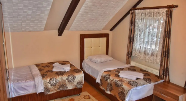 Бунгало с балконом и с видом на озеро Ada Bungalow Hotel