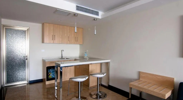 Полулюкс Lyz Business Hotel