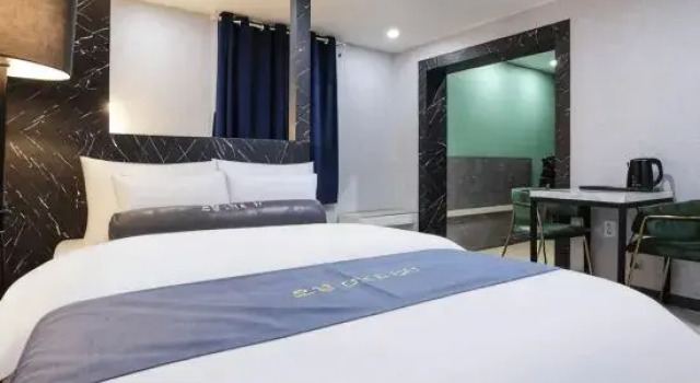 Люкс On & Off Hotel Bupyeong