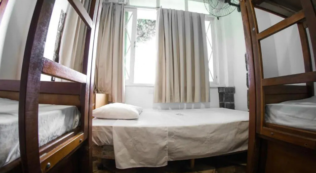 Кровать в общем номере (женский номер) Bamboo Rio Hostel