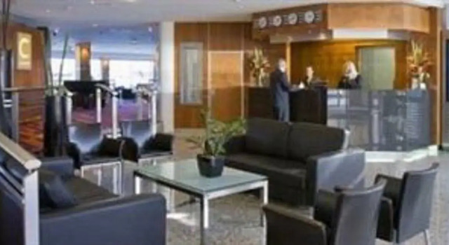 Lakes Hotel