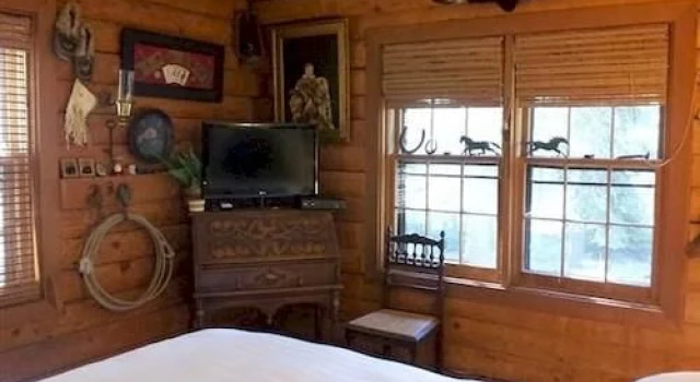 Lucky Tree Cabin, Забронировать Отель Траки Скво-Вэлли, рядом с Поле для гольфа Coyote Moon