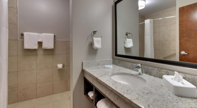 Люкс Drury Inn & Suites Cleveland Beachwood