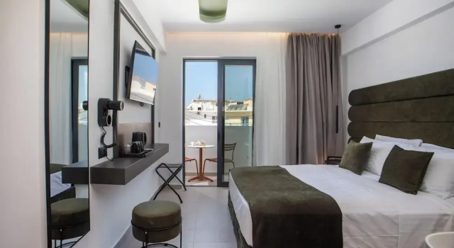 Двухместный номер Standard с балконом Ermou 44 City Hotel