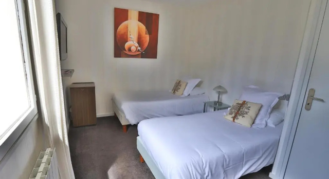 Двухместный номер Superior Logis Hotel Des Grands Vins