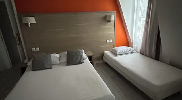 Трёхместный семейный номер Standard Hotel Montana Paris Lafayette