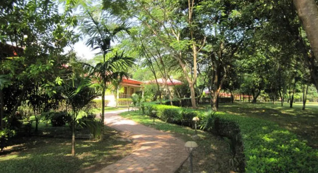 Hotel Sinclairs Retreat Dooars, Rezervovat Hotel Jalpaiguri West Bengal
