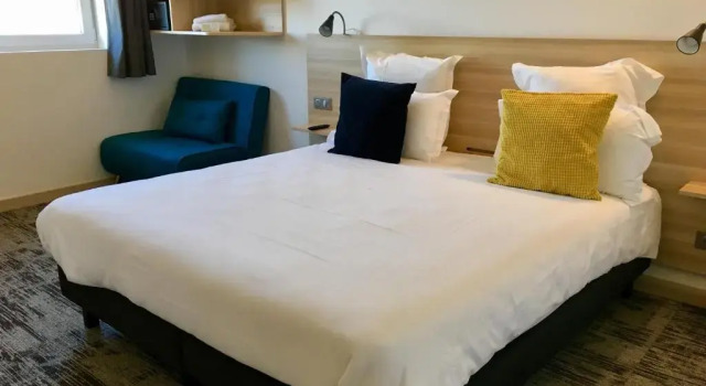 Трёхместный номер Deluxe Brit Hotel Martigues Nord