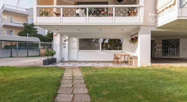 Glyfada Coastside Apartment