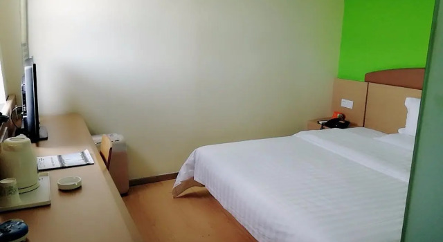 Двухместный номер Standard 7 Days Inn Beijing Wukesong Branch