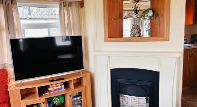 Charming Countryside Static Van With Entertainment