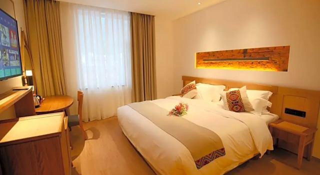 Номер Standard с видом на горы SuoXiShanJu Light Luxury Resort Hotel