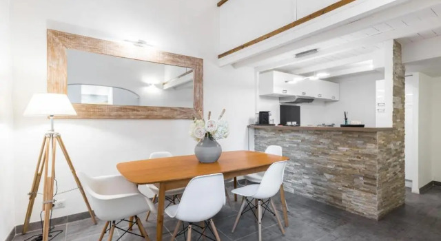 Апартаменты Duplex in Rue de la Préfecture Old Town 2 Bdrs