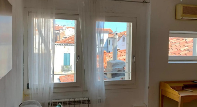 REGINA - ROMANTIC STUDIO near RIALTO