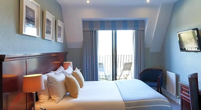 Номер Standard с балконом Best Western Plus The Connaught Hotel and Spa