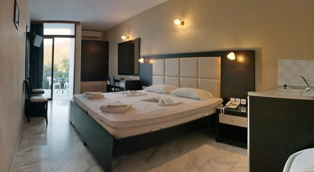 Sunset Hotel, Rezervasyon Otel Petra Midilli