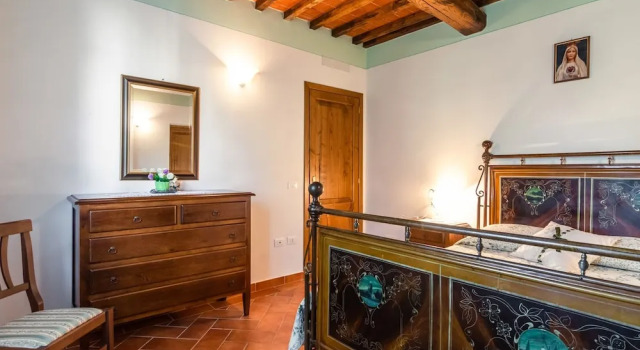 Farmhouse in Tuscany With Panoramic Pool