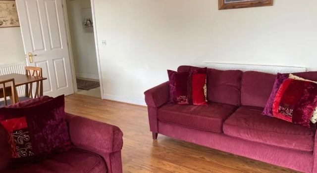 Fantastic spacious house with beautiful panoramic views of the bay Only a few minutes walk from beach harbour and restaurants This house has 3 bedrooms 3 bathrooms and 2 lovely sitting rooms, Забронировать Отель Лайм-Риджис Jurassic Coast, рядом с Church Cliff Beach
