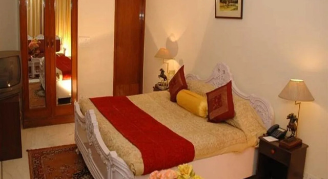 Abrar Palace Wildlife Resort, Забронировать Курортный отель Отели штата Раджастхана с парковкой, Парковка