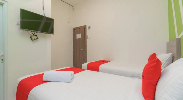 Двухместный номер Standard RedDoorz Plus at Grand Tara Homestay Palembang