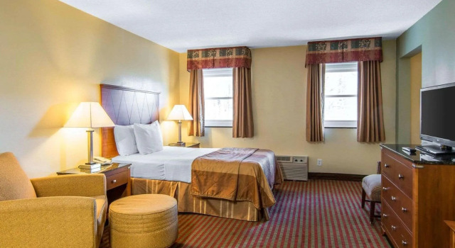 Шестиместный люкс MainStay Suites Williamsburg Historic Area