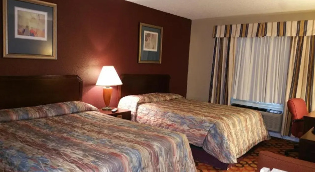 Четырёхместный номер Standard Executive Inn and Suites Waxahachie