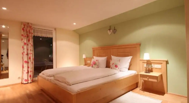 Majestic Apartment in Schrocken, Book Apartment Hotels in Vorarlberg with Parking, Parking