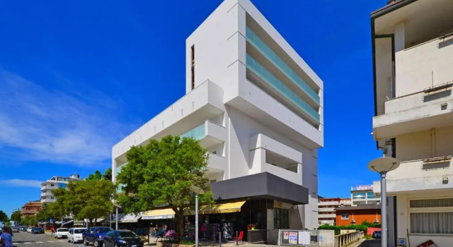 Residenza Verde, Забронировать Отель Sabbiadoro Линьяно-Саббьядоро, рядом с Faro Rosso