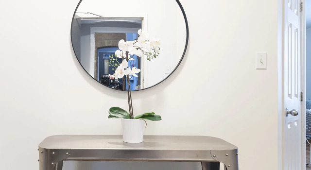 Les Appartements Stanley Court, Rezerwuj Apartament Hotele w Montreal z parkingiem, w pobliżu Griffintown, Parking