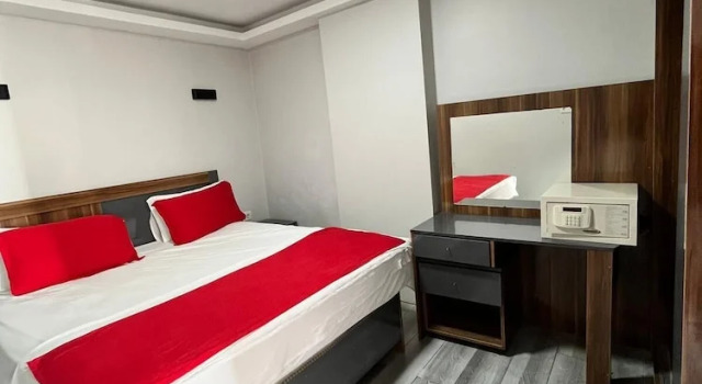 Standardowy dwuosobowy pokój i balkonem i z częściowym widokiem na morze Deniz Otel
