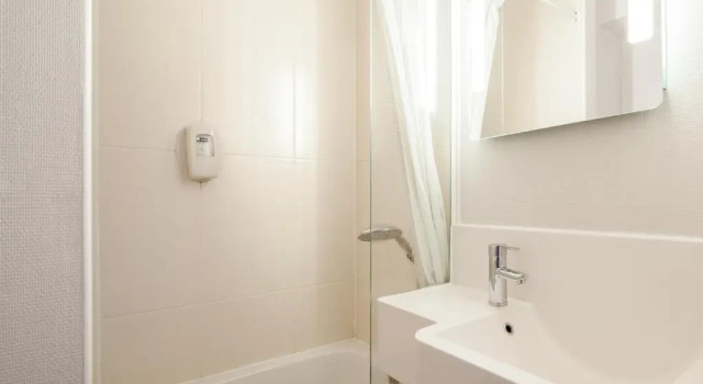 Трёхместный номер B&B HOTEL Creil Chantilly