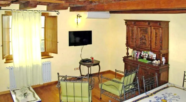 7 bedrooms villa with private pool enclosed garden and wifi at Loc Ramazzano Perugia, Rezervasyon Villa Umbria havuzlu oteller, Yüzme Havuzu
