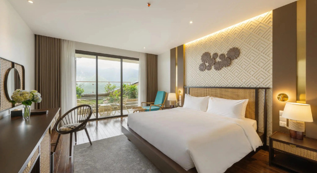 Двухместный люкс с балконом и с видом на горы KK Sapa Hotel