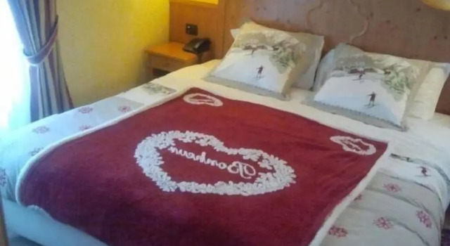 Семейный номер Standard с балконом и с красивым видом из окна Hotel Bes & Spa