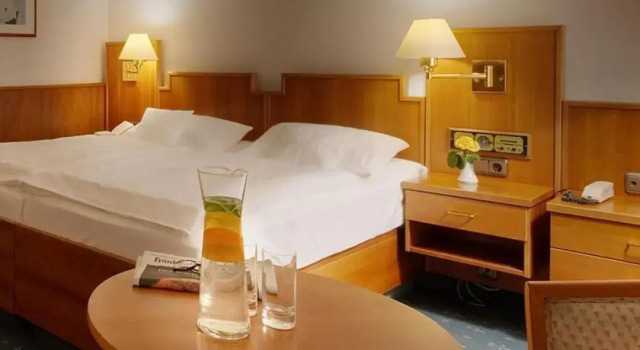 Hotel Pension De Lux, Reservar Hotel Augsburgo Romantic Road