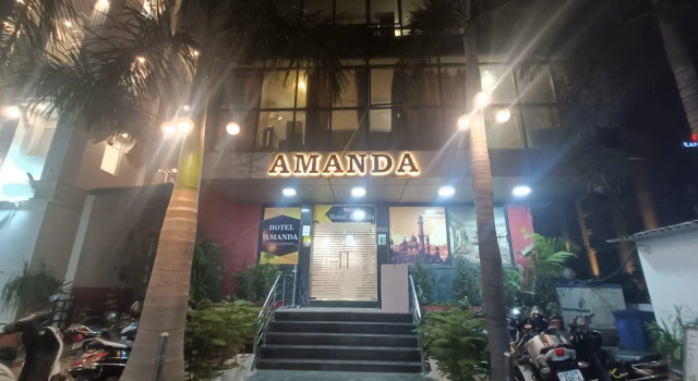 Hotel Amanda, Забронировать Отель Отели Гомти Нагара с парковкой, Парковка