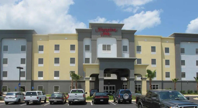 Люкс Hampton Inn by Hilton Leesville Fort Johnson