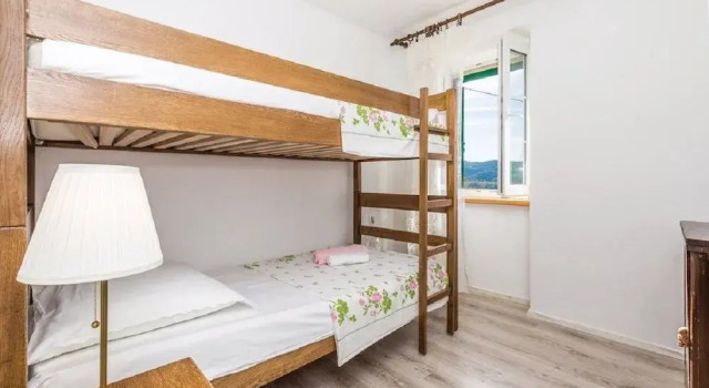 Guest house Kalla, Prenota Affittacamere Hotel a Isole Quarnerine con parcheggio, Parcheggio