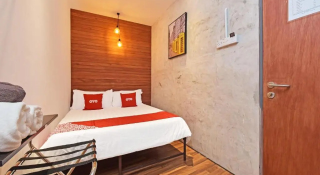 Номер Deluxe OYO 90662 The 1975 Hotel