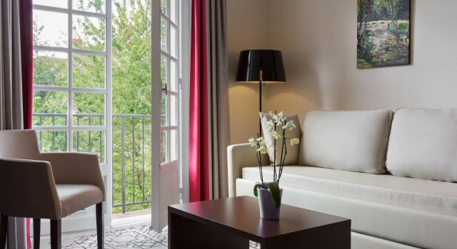 Двухместный люкс Best Western Blanche de Castille Dourdan