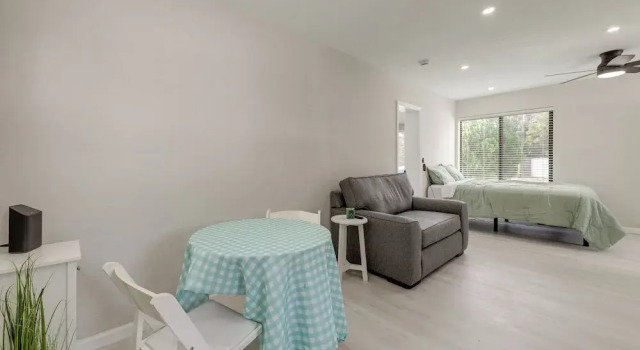 Flexible Family Living! Modern Pompano Beach Home, Rezerwuj Dom wakacyjny Hotele w Broward County z parkingiem, Parking