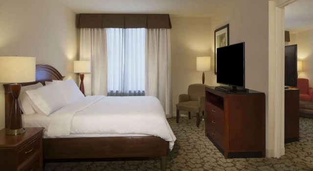 Двухместный люкс c 1 комнатой Hilton Garden Inn Virginia Beach Town Center
