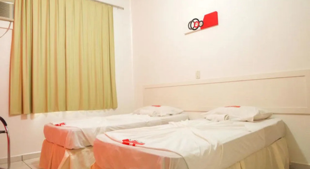 Hotel Planalto II, Забронировать Отель Говернадор-Валадарис Минас-Жерайс