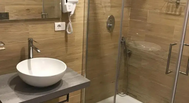 Четырёхместный номер Standard Academy Hotel