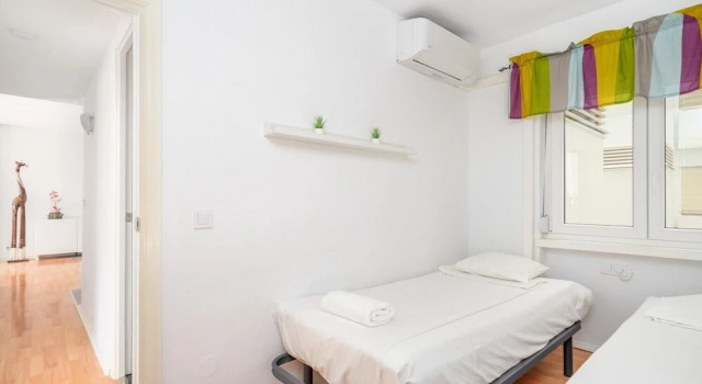 Spacious apartment in Los Boliches, Забронировать Апартаменты/квартира Апартаменты Фуэнхирола, рядом с Salon Varietes Theatre, Апартаменты/квартира
