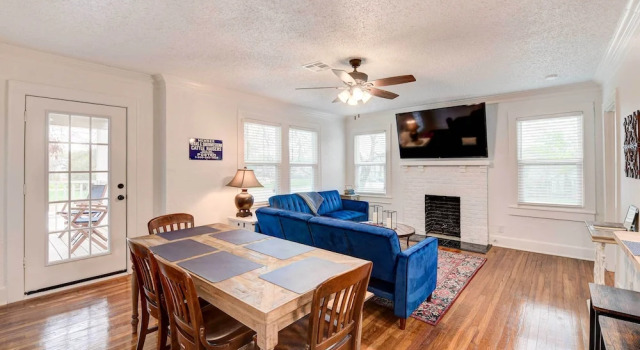 2 Mi to Magnolia Mkt: Cozy Retreat w/ Shared Yard, Book Feriehus Sommerhuse i Waco, Hytte