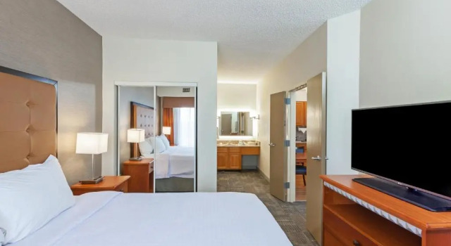 Четырёхместный люкс с 2 комнатами Homewood Suites by Hilton Brownsville
