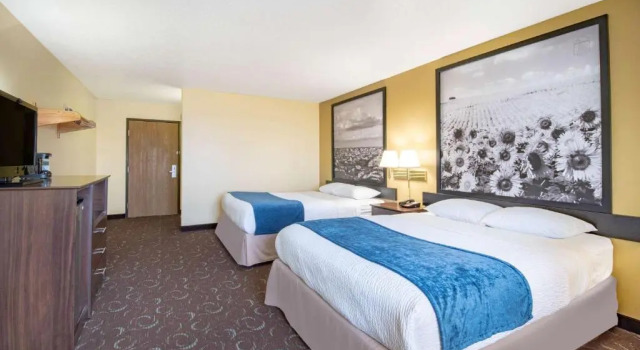 Четырёхместный номер Standard Four Seasons Inn