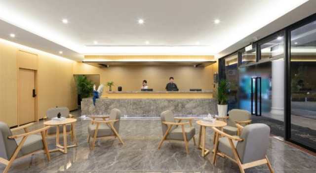 Xunmei Holiday Hotel, Rezerwuj Hotel Hotele w Shenzhen z parkingiem, Parking